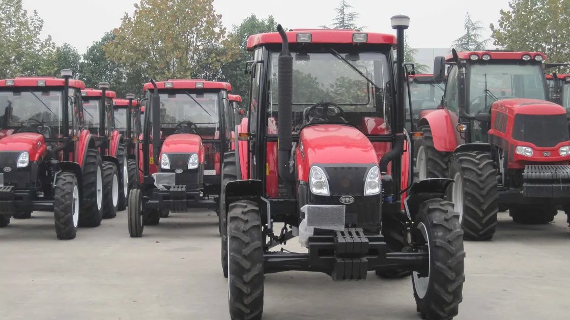 Traktor YTO X704