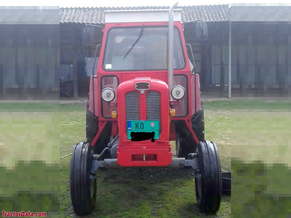 Tractor IMT 588