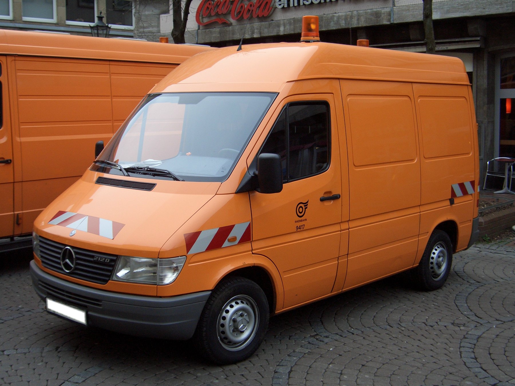 Van Mercedes Benz 212 D