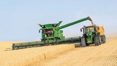 John Deere S770