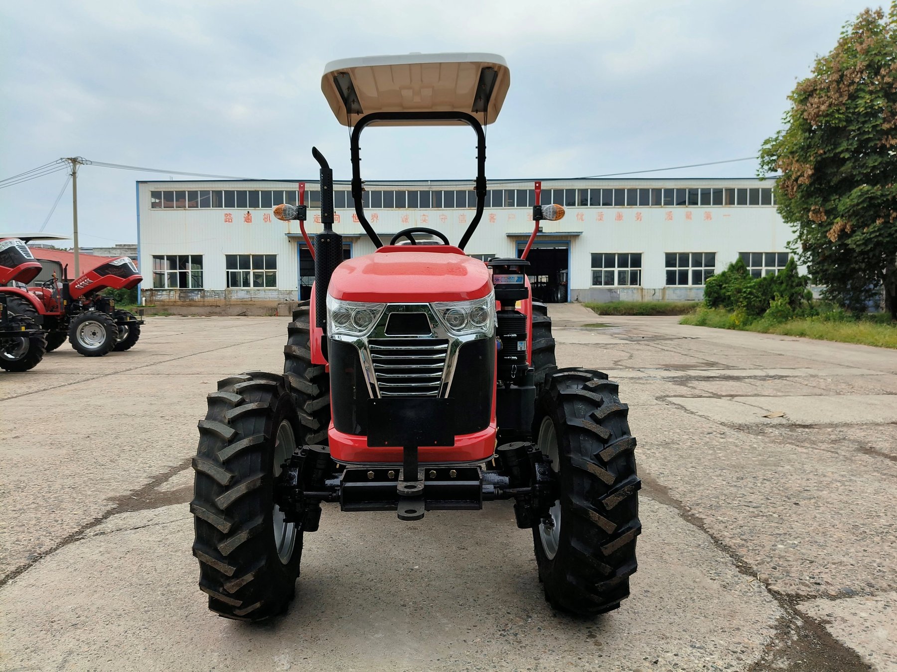 Tractor Dongke Zhonggong DK804