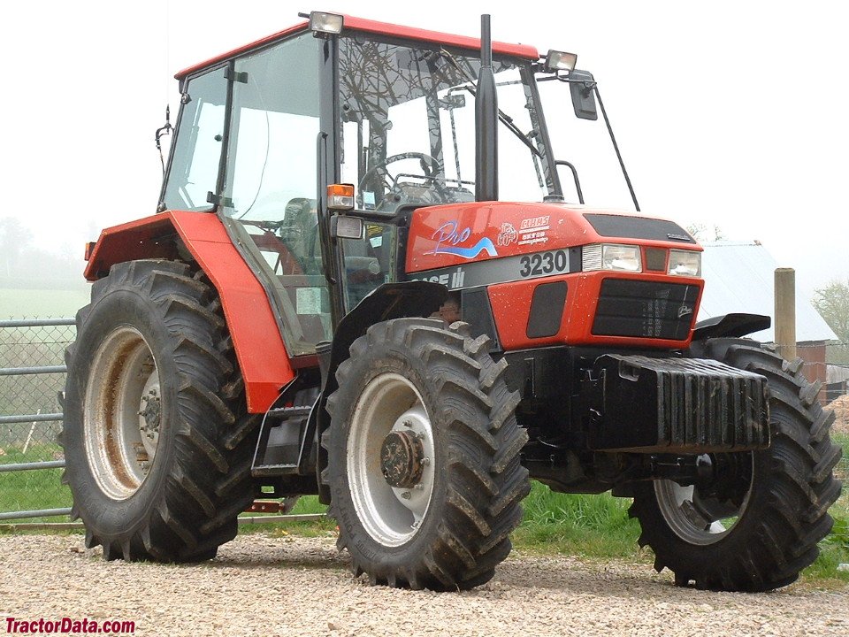 Traktor Case IH 3230
