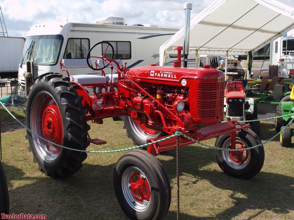 Tractor Farmall McCormick Farmall Super AV