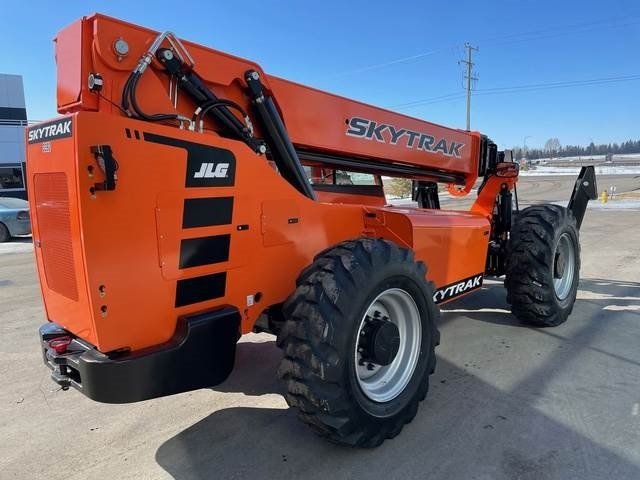 JLG 10054