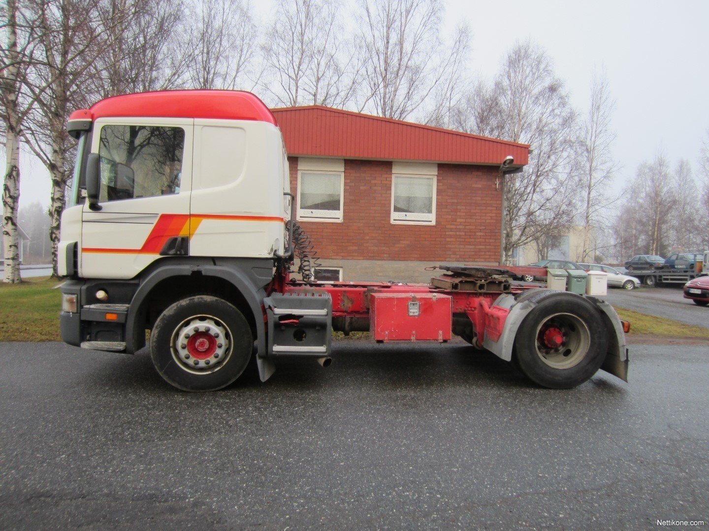 Samochód ciężarowy Scania P 124 4X2