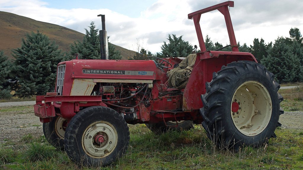Traktor Forte XT-454