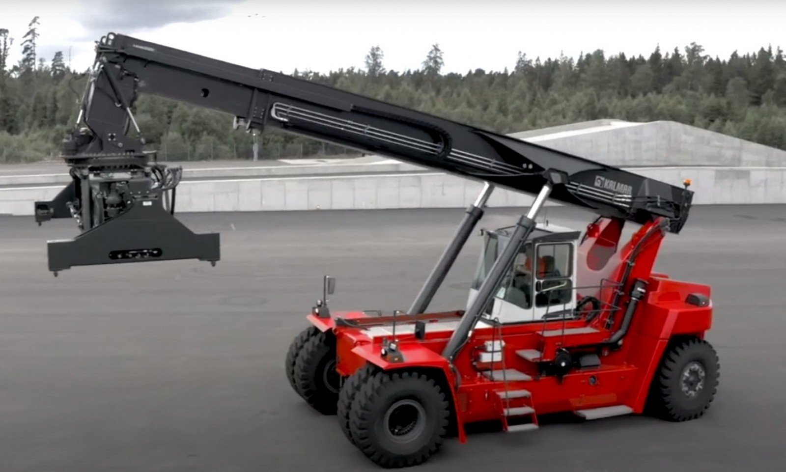 Container handlers Kalmar DRU450-62S5X