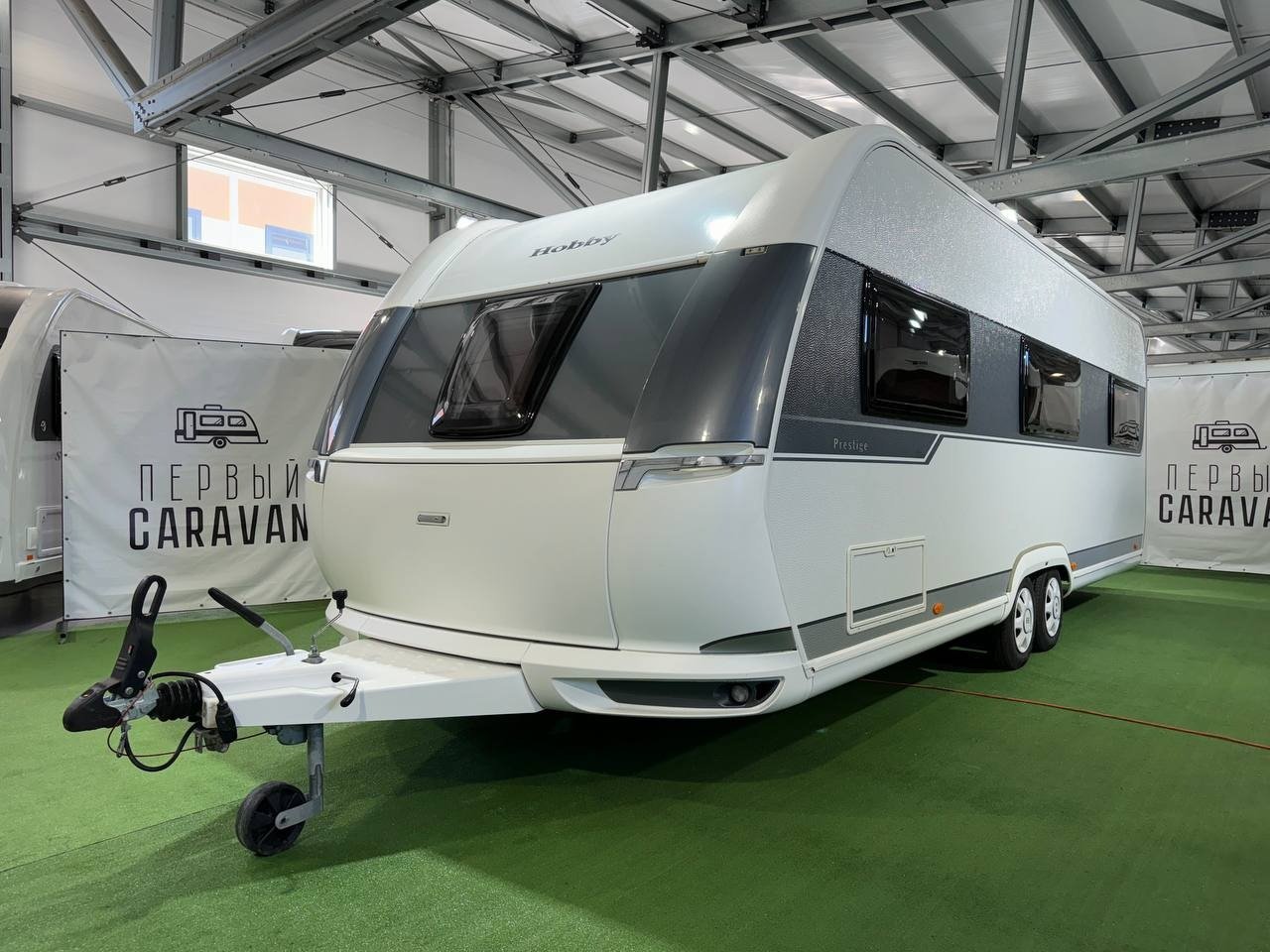 Anhänger HOBBY 650 UMF PRESTIGE