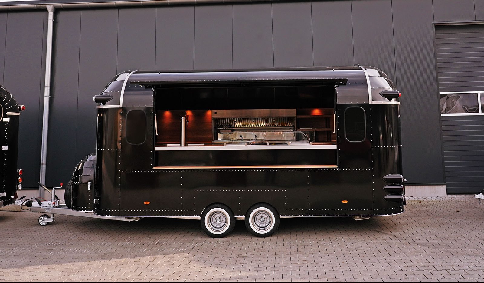 Trailer Evento Mobil SIXTEEN 404