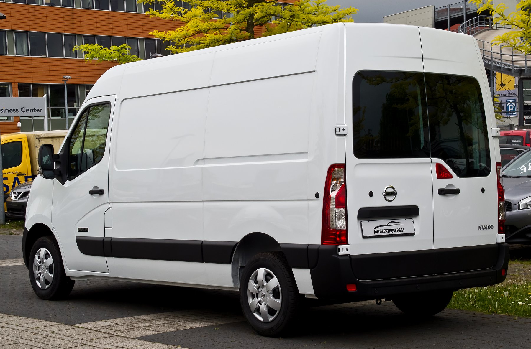 Van Nissan 1200 L2H1 2.5 DCI Q 107KW E4 DC