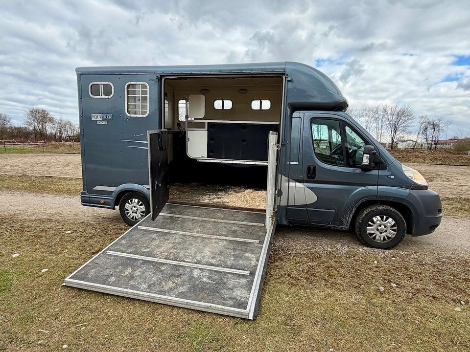 Van Peugeot SONIC