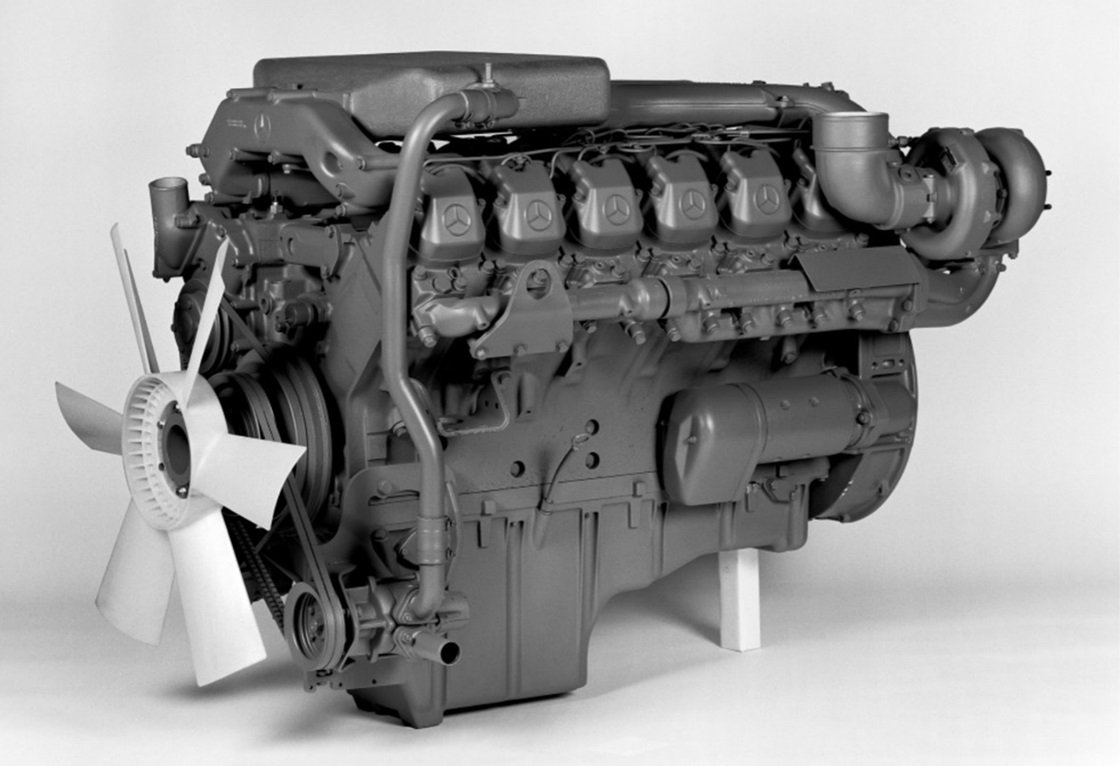 Heavy-duty on-road engines International A400MT