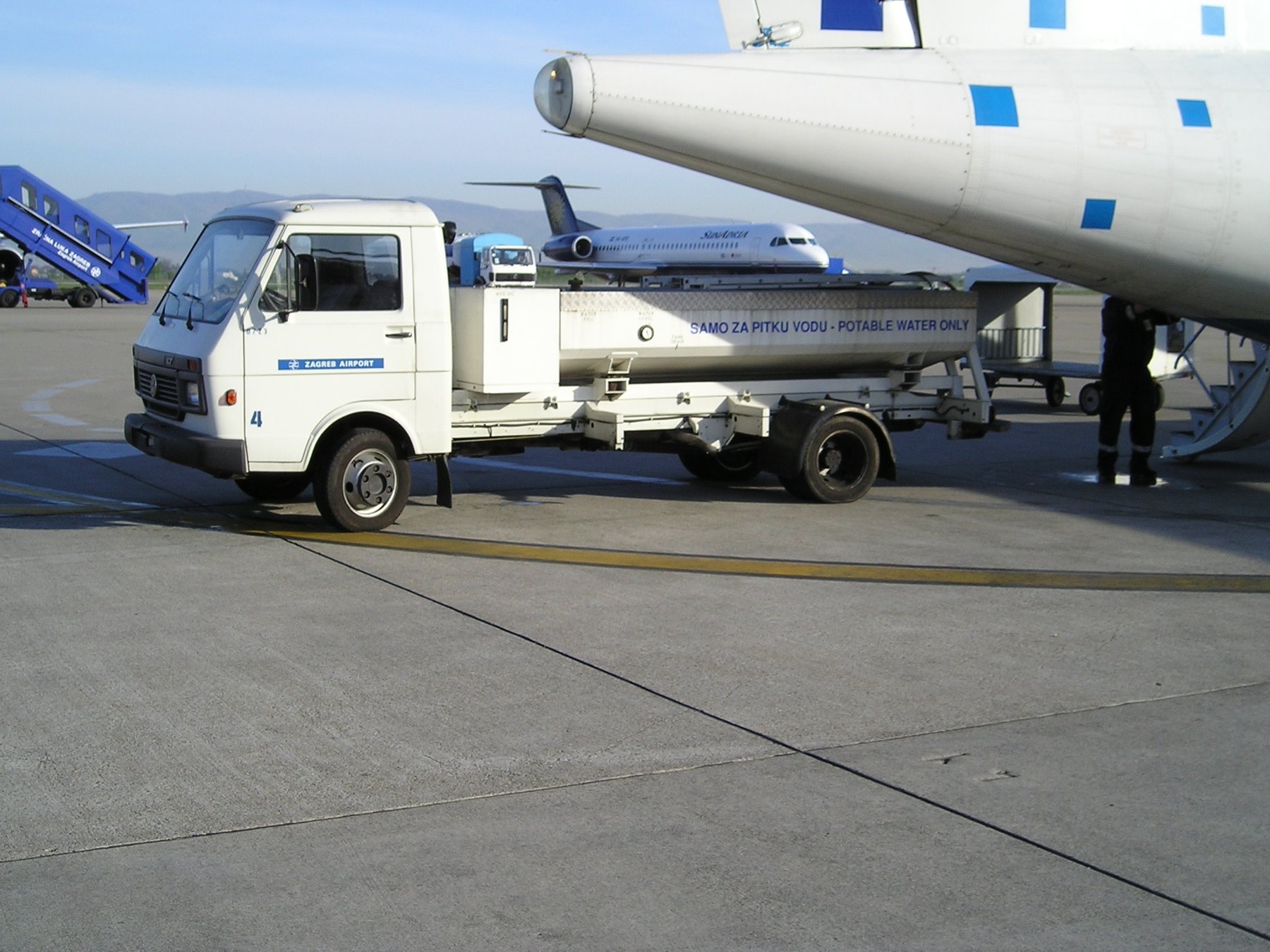 Airport equipment PINON-AEROTEC Potable Water Vehicles & Dollies