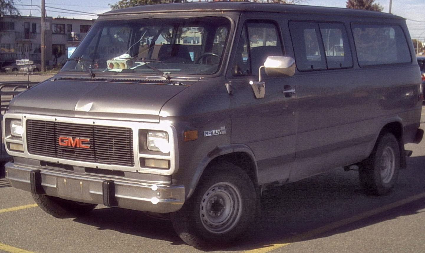 Van GMC RALLY KAMPEERAUTO
