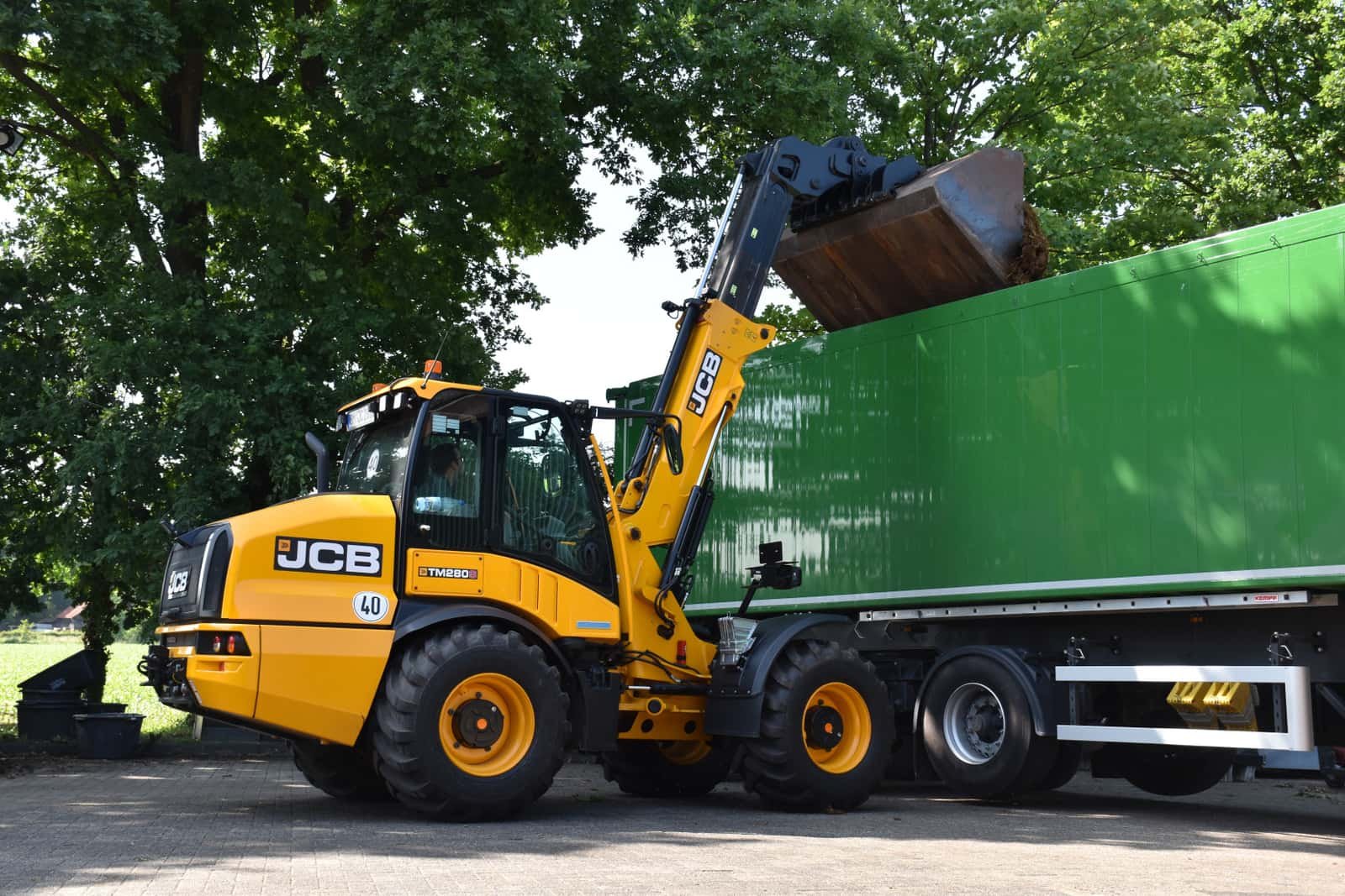 JCB VM280