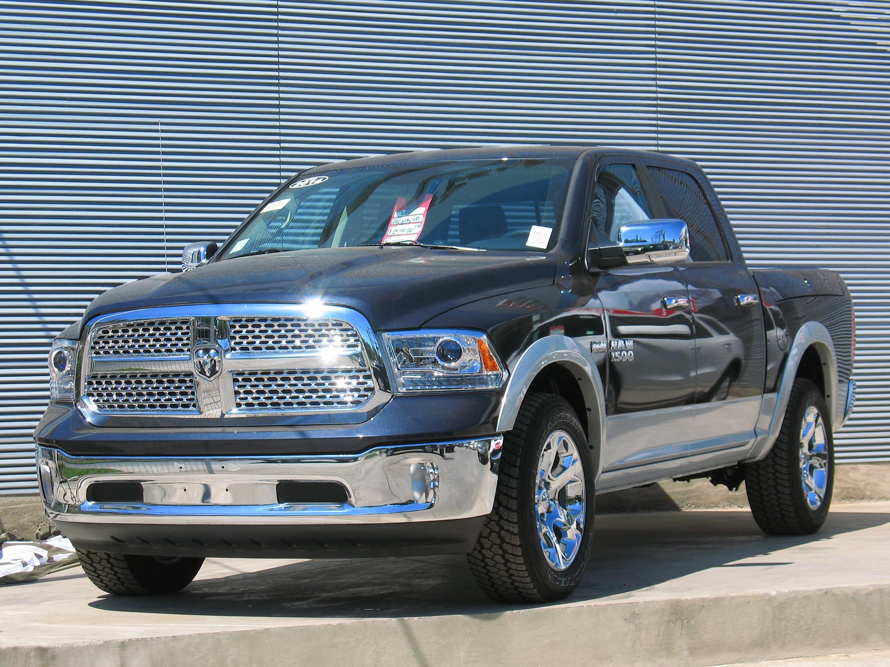 Van Dodge RAM 1500 LARAMIE CREW CAB