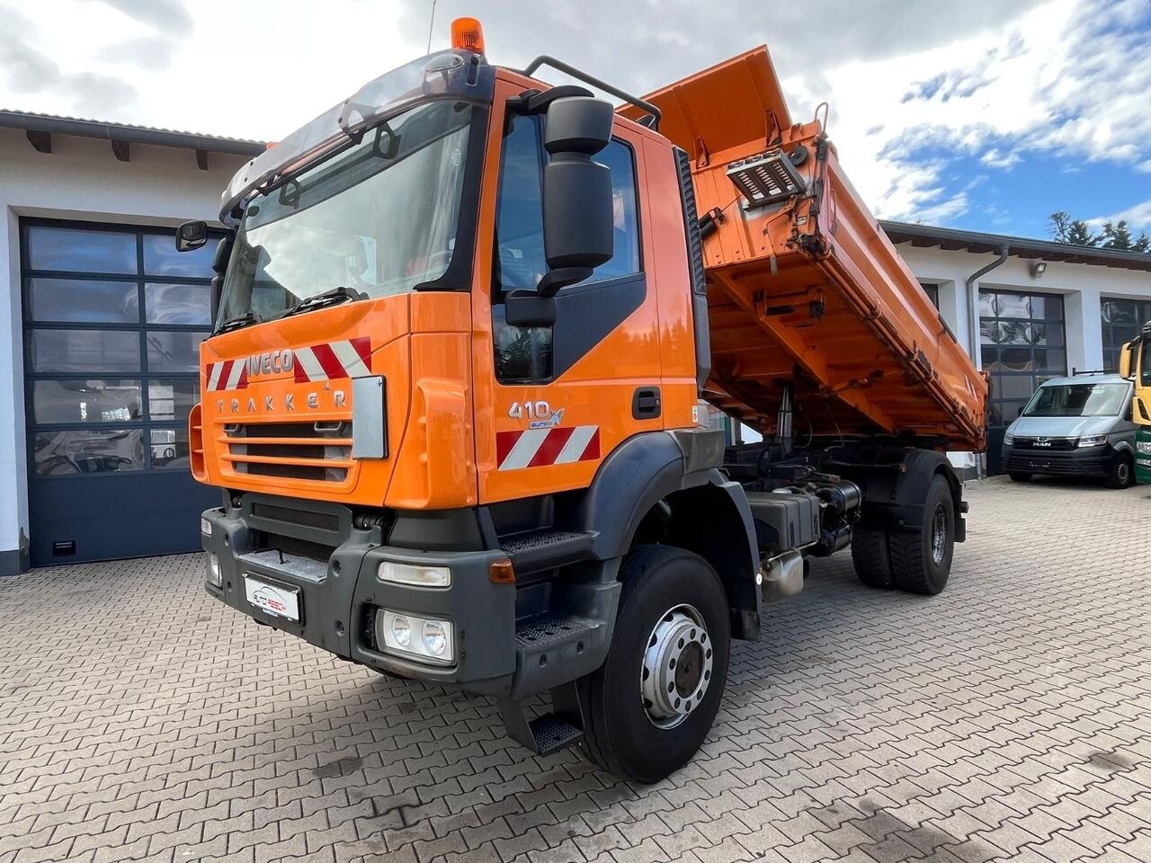 Truck Iveco AD340T38B