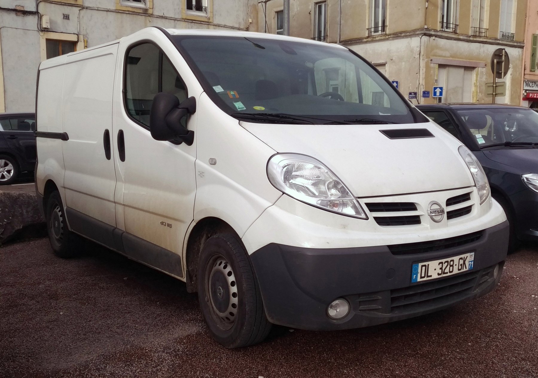 Van Nissan X83
