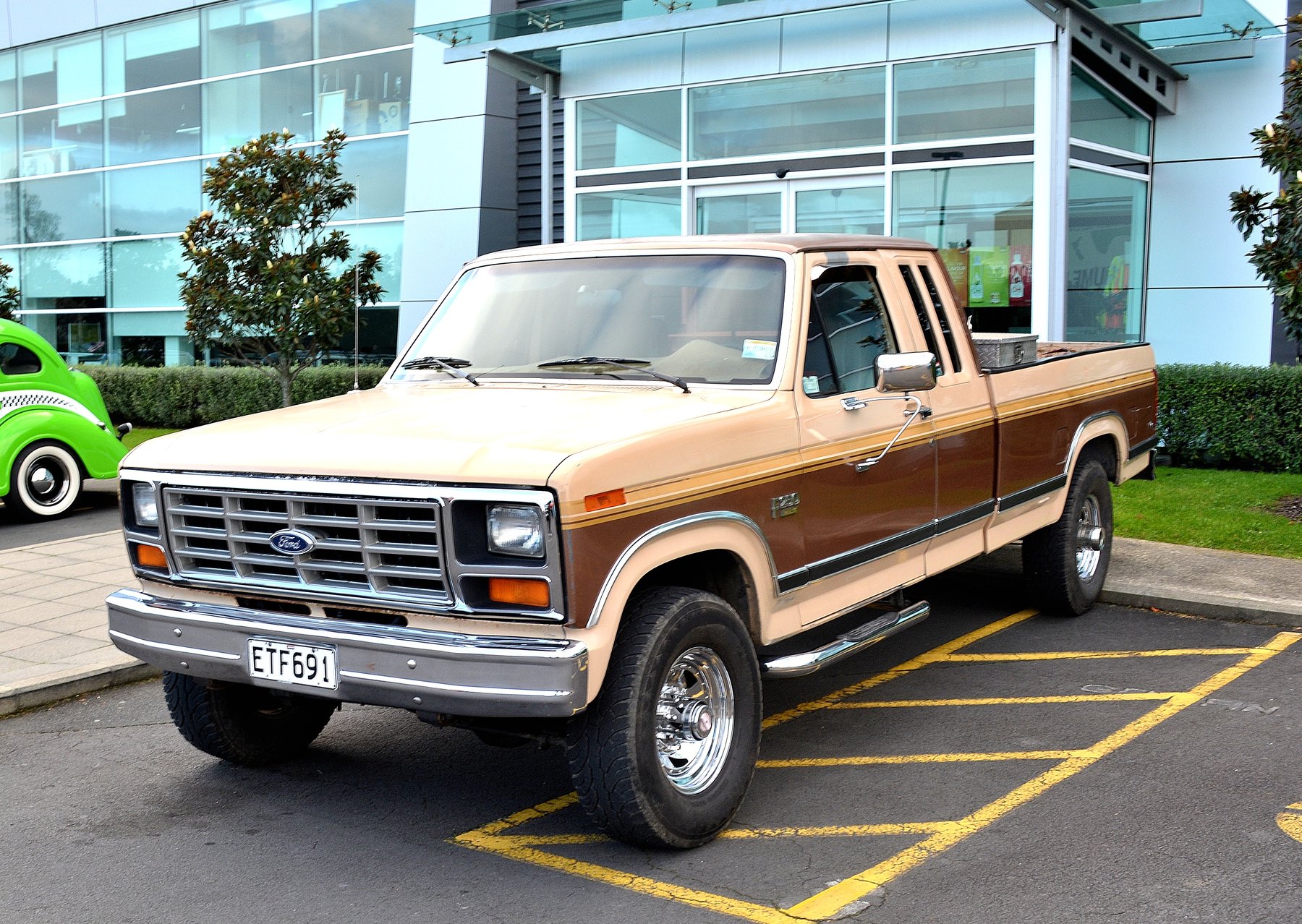 Van Ford FMDY