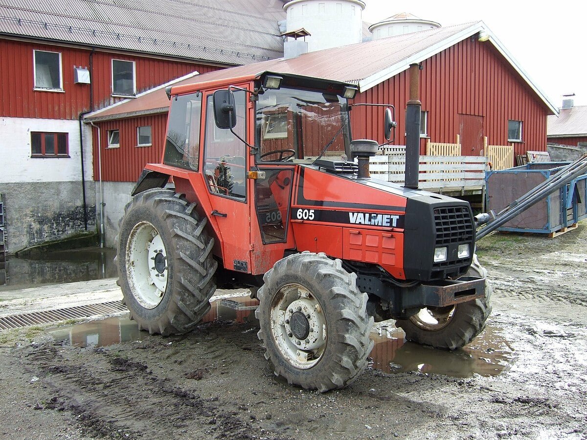 Tractor Valmet 605-4-4x4/2290