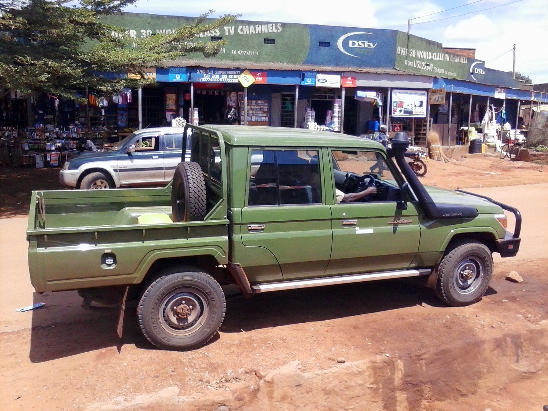 Van Toyota HZJ-79