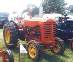 Massey Harris 744 PD