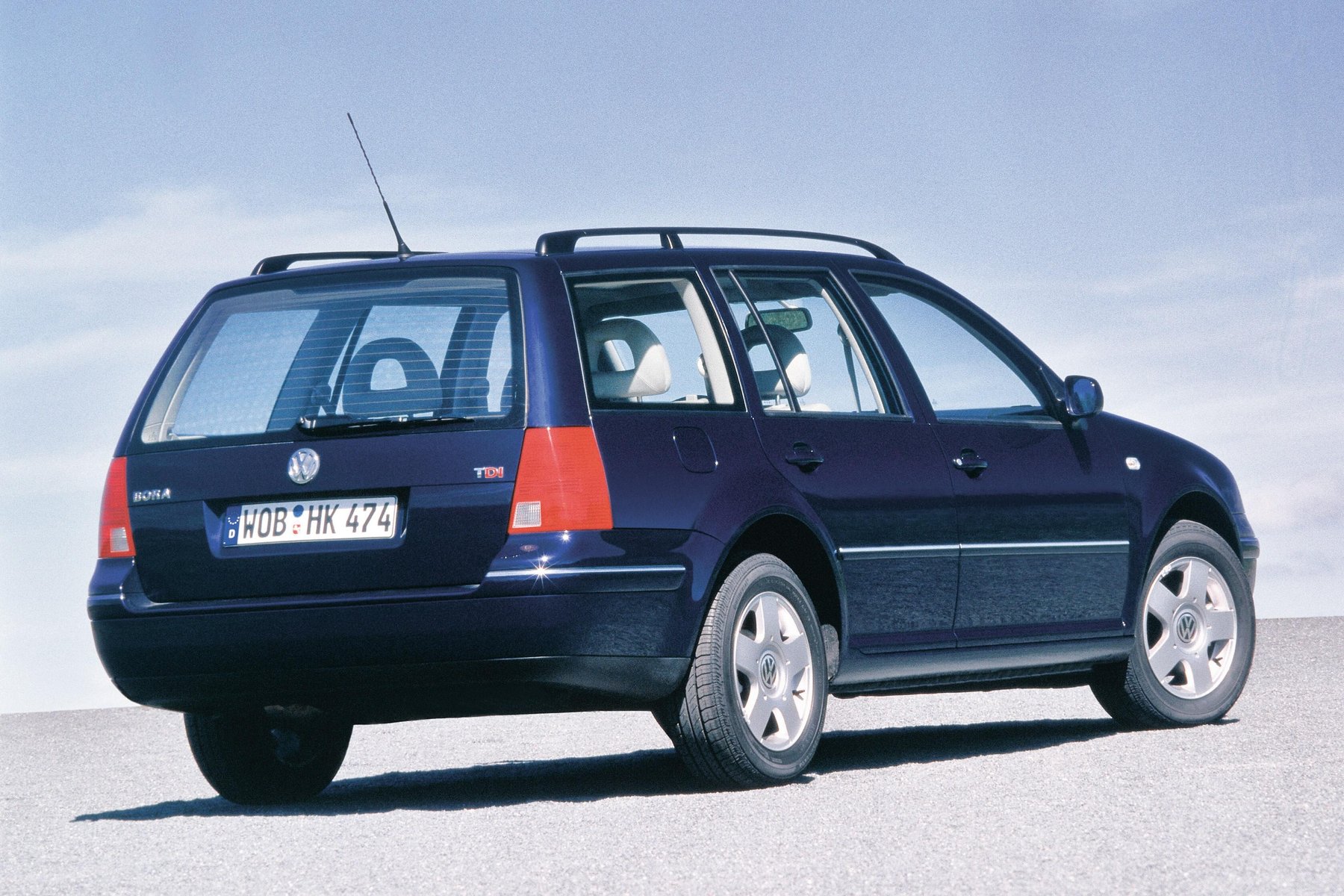 Transporter Volkswagen BORA VARIANT 1.9TDI AUTOMATIC-1J