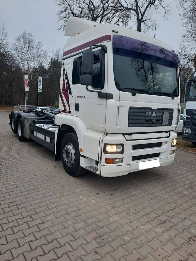 Truck MAN TGX 26.430 6X2-2 BL
