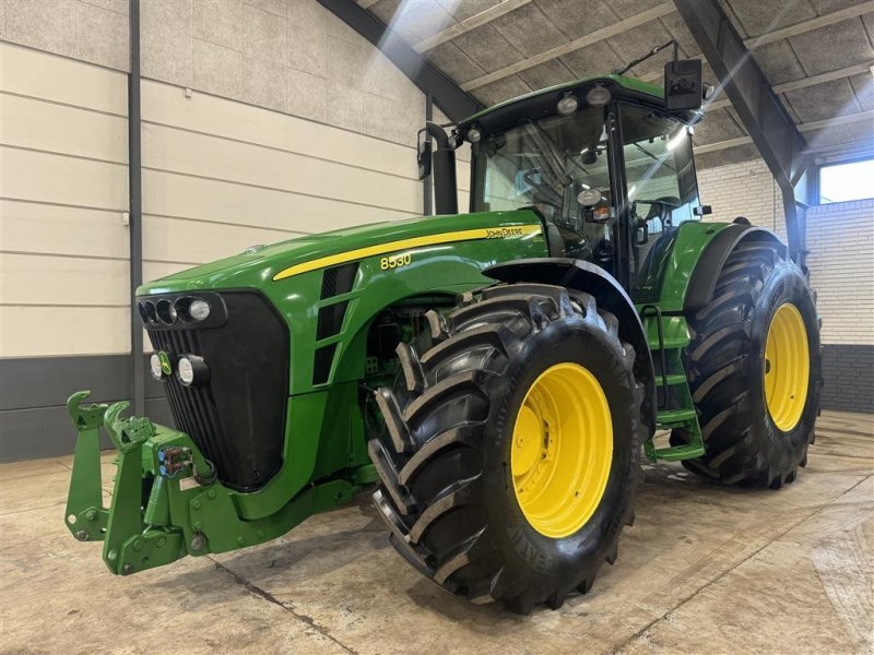 Tractor John Deere 8530 275 PTO hp MFWD