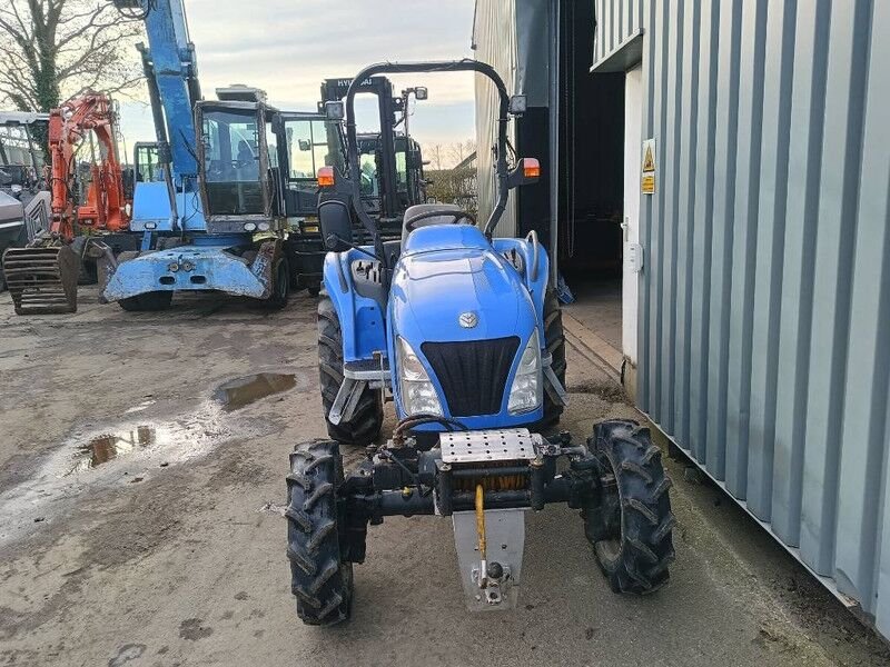 New Holland TN85DA
