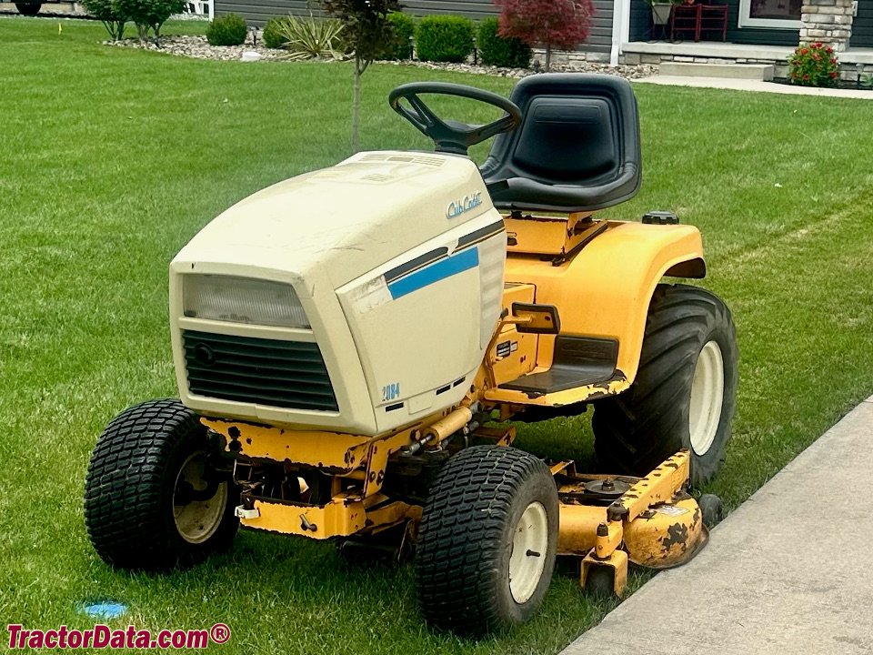Ride-on mowers Cub Cadet 2084