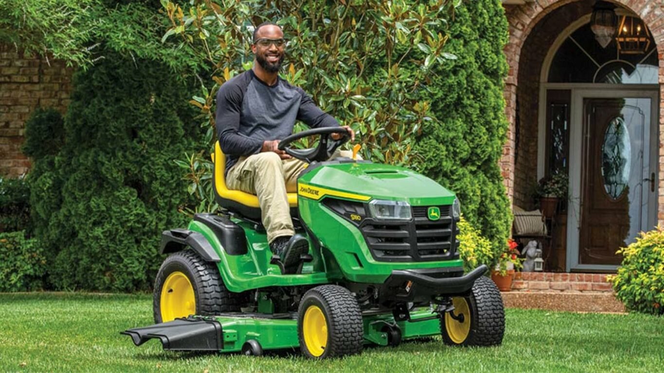Ride-on mowers Yard King 46580x89A - 46in Lawn Tractor (2000)