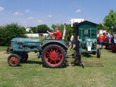 Hanomag C 218 Combitrac