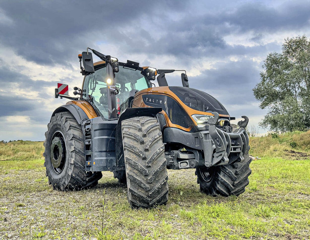 Tractor Valtra S416