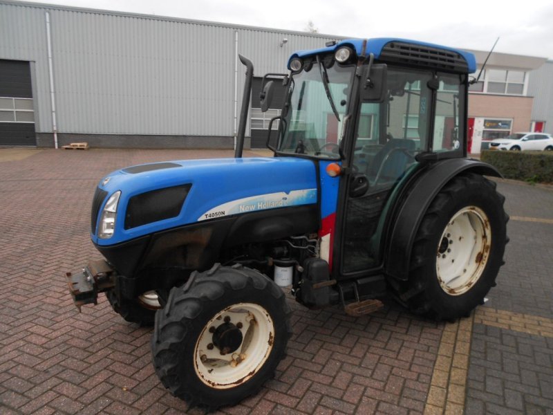 Tractor New Holland T4050
