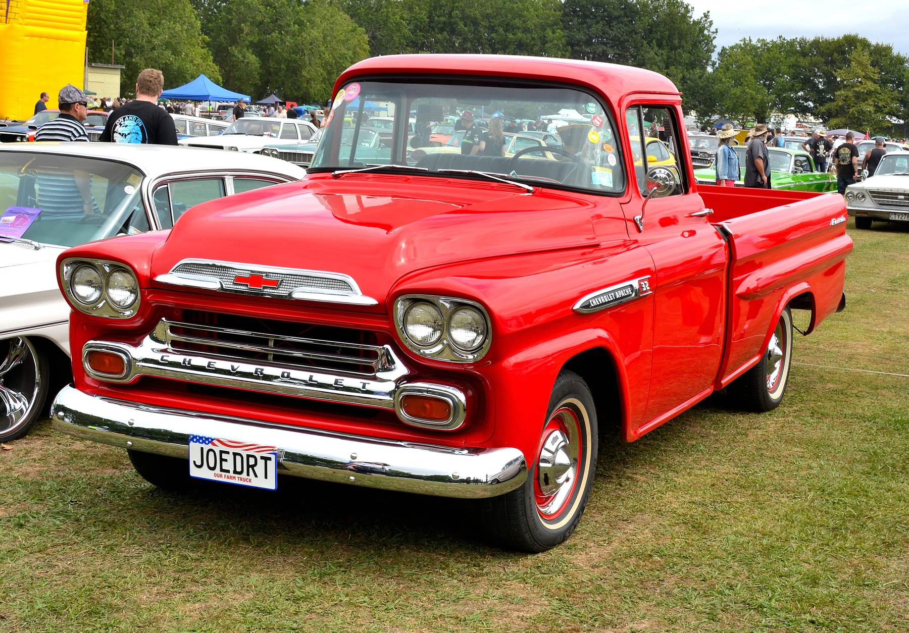 Chevrolet 1300 APACHE