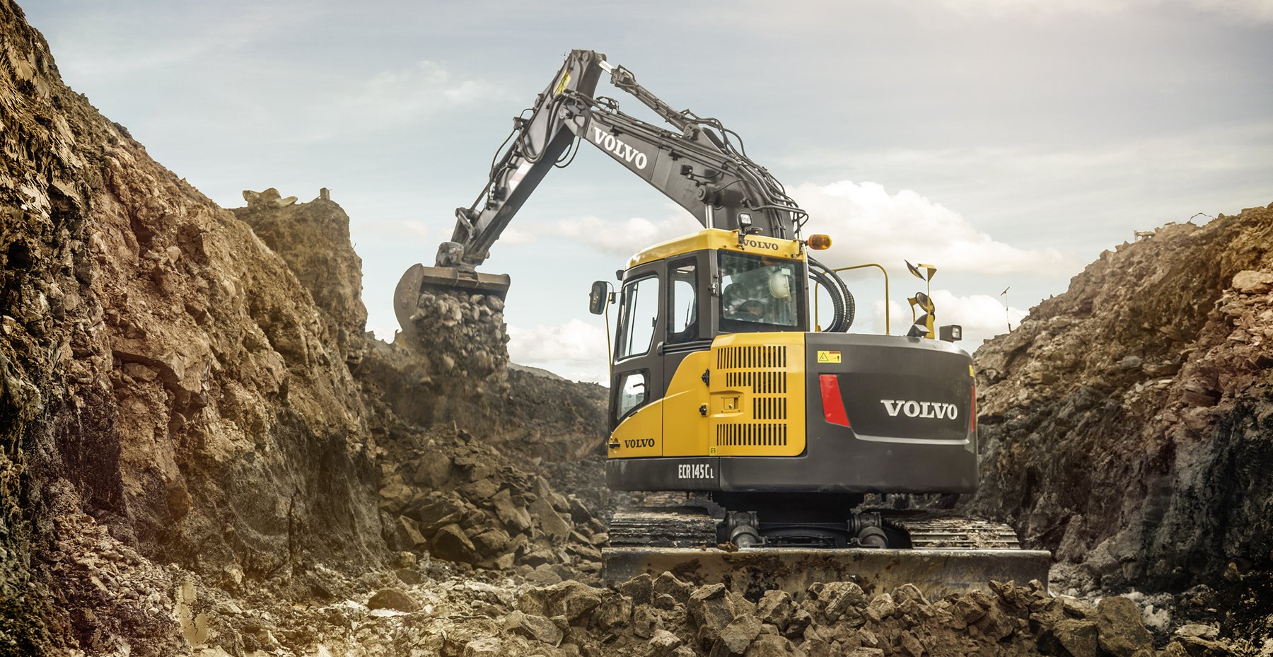 Excavator Volvo ECR145CL