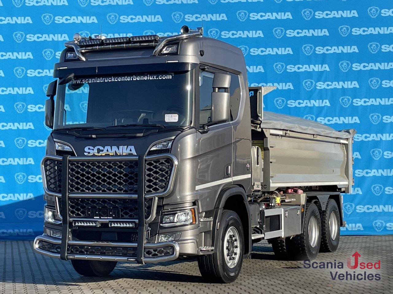 Truck Scania R 660 B6x4HA