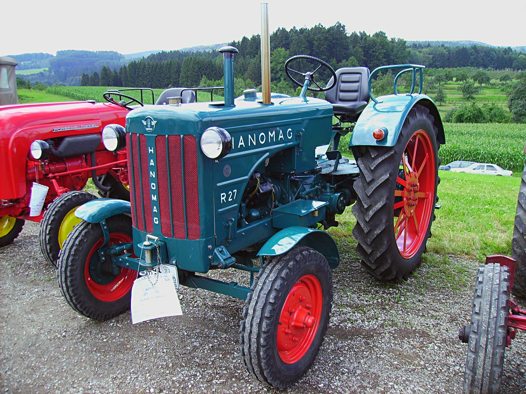 Traktor Hanomag R27