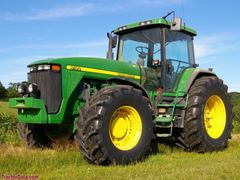 John Deere 5575