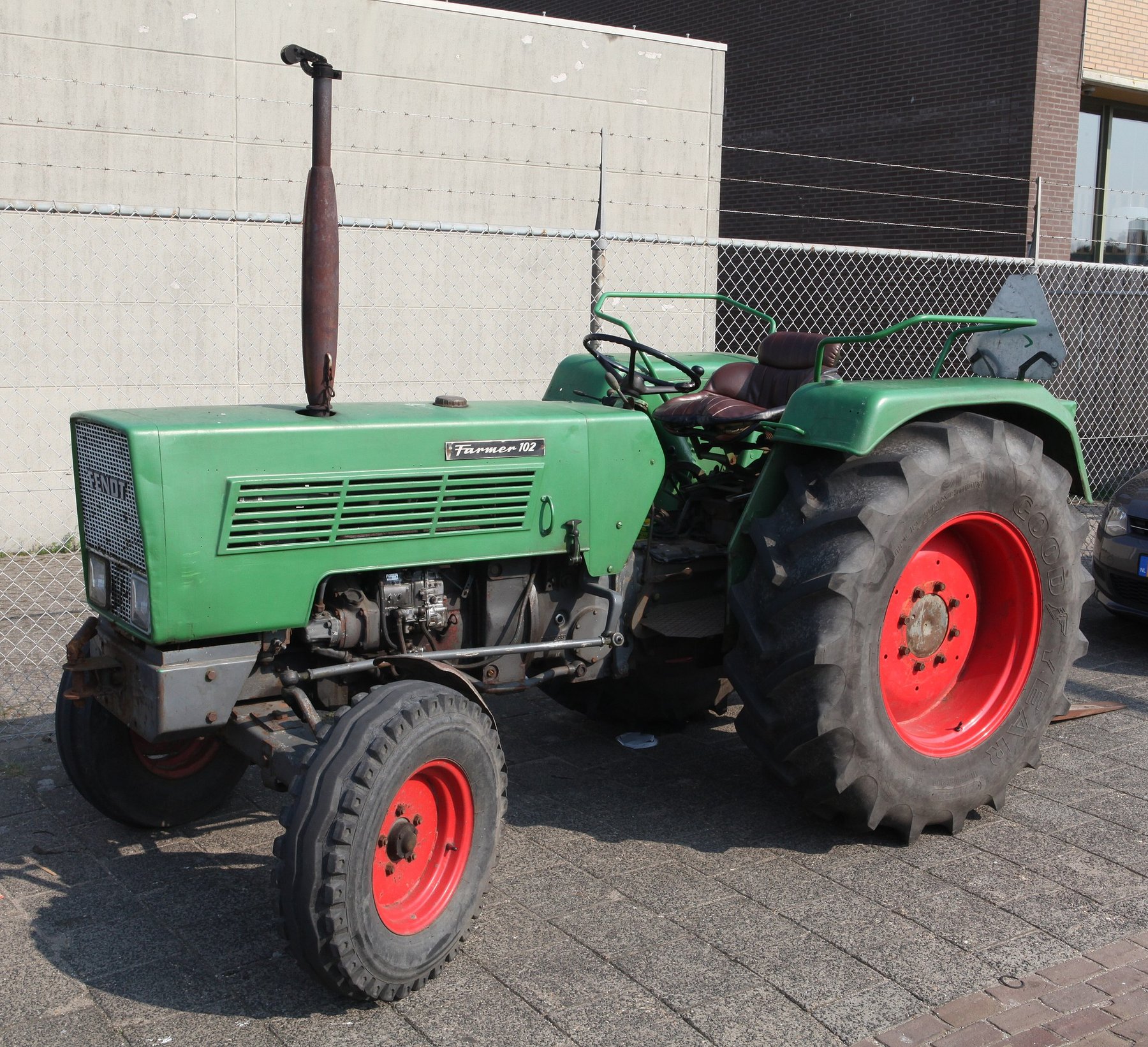 Traktor Fendt Farmer 102