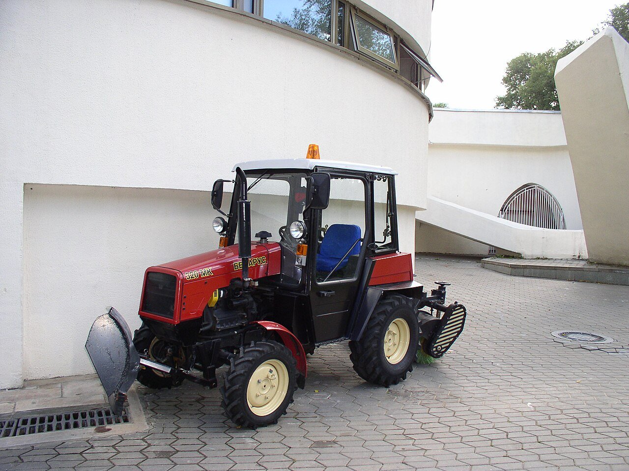 Tractor Belarus 320.2