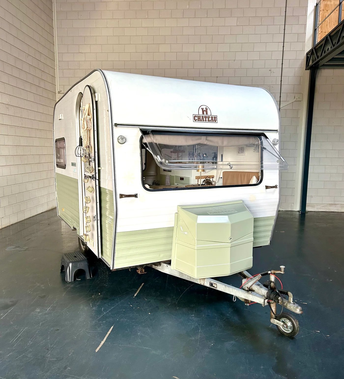 Anhänger CHATEAU 350 COMFORT