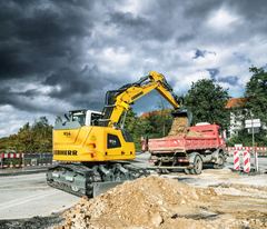 Liebherr R914B