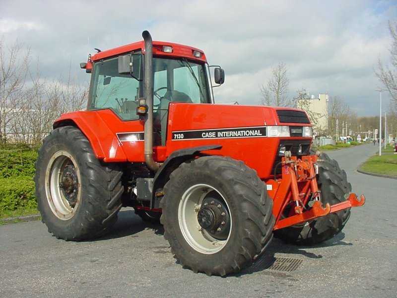 Tractor Case IH 7130 MAGNUM