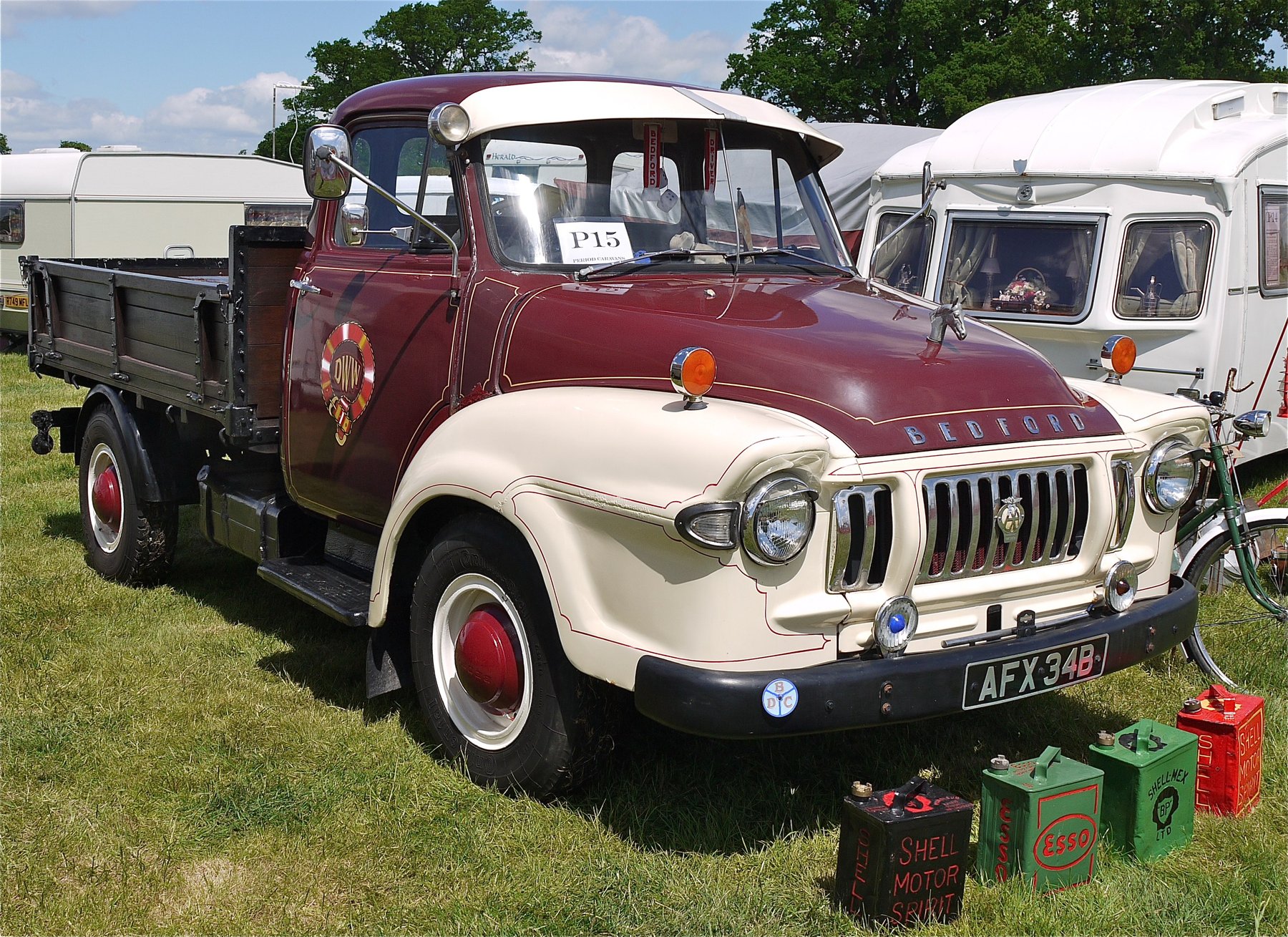 Lastwagen Bedford J6MC5