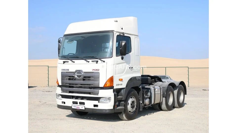 Zugmaschinen Hino 700 SS 2848 6x4