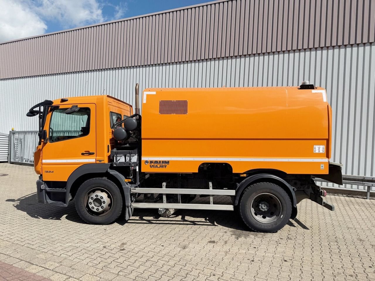 Truck Mercedes Benz ATEGO 1524LKO 4X2