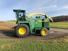 John Deere 6710