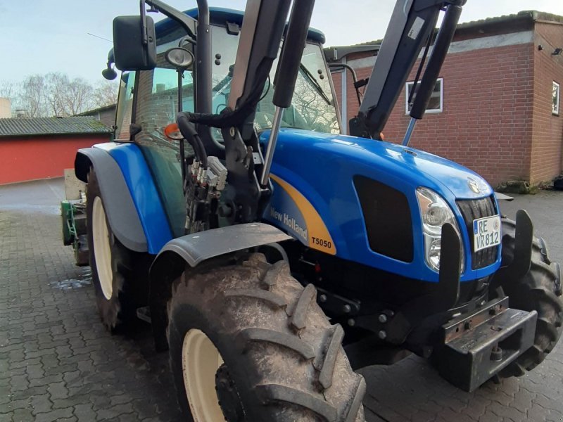 Tractor New Holland T5050 2WD